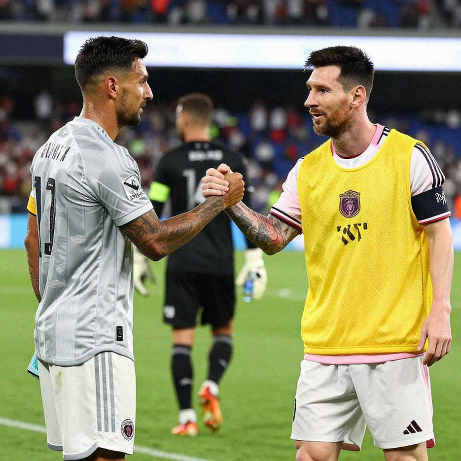 Flick và bốn bàn thắng vào lưới Sevilla: Barcelona đã khác, còn trận derby Madrid thì không liên quan đến chúng tôi