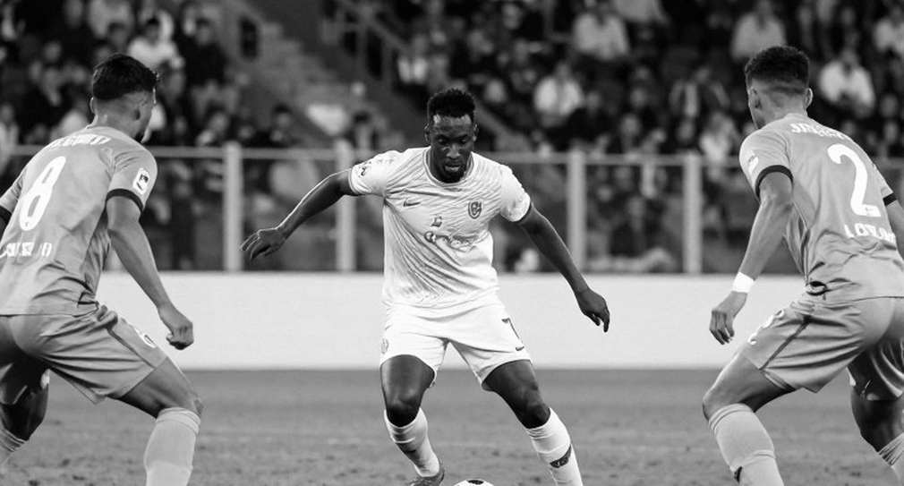 Kỳ chuyển nhượng V.League: Tiền chảy về đâu khi bóng không đi đúng hướng