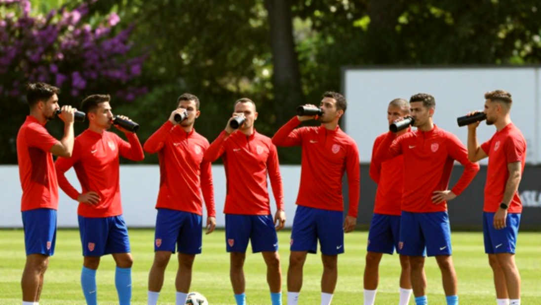 Một dòng trạng thái, ba trang báo: khoảng trống kiểm chứng trong tin chuyển nhượng V.League