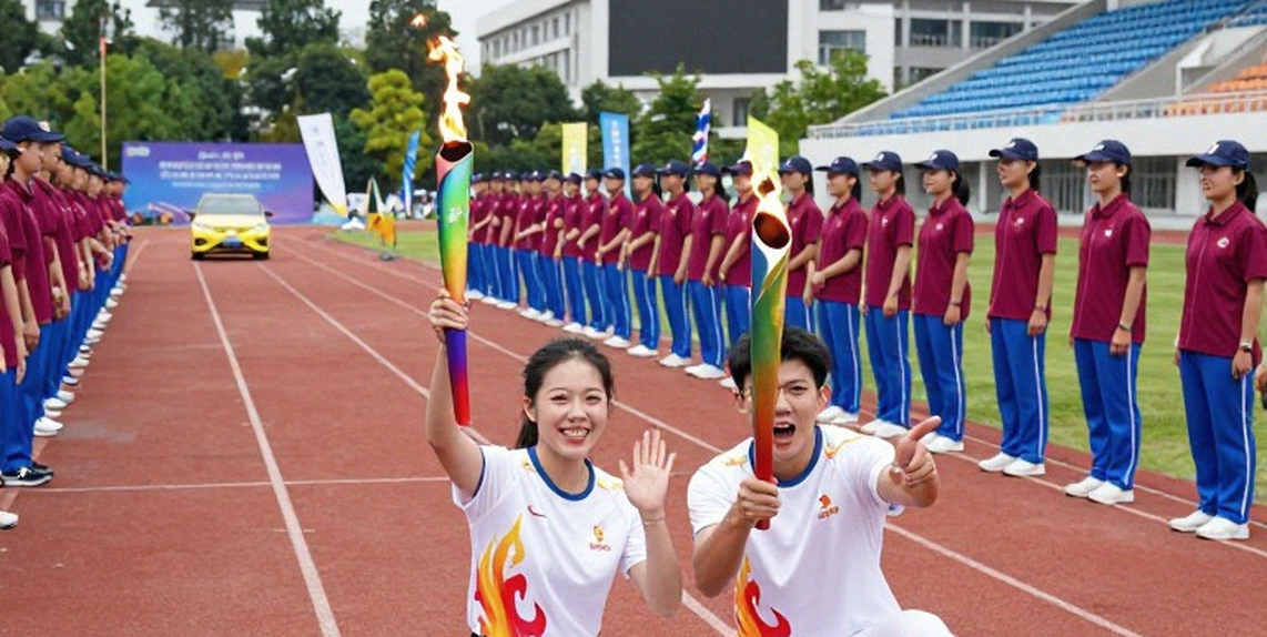 256 khán giả và lỗ hổng cấu trúc của Liga de Expansión
