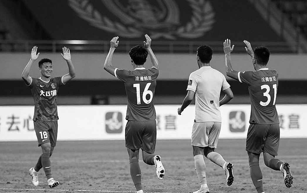 Thái Lan công bố 23 cầu thủ cho FIFA ASEAN Cup 2026: Bài toán chiến thuật Anthony Hudson đặt ra cho đội tuyển Việt Nam tại Bandung