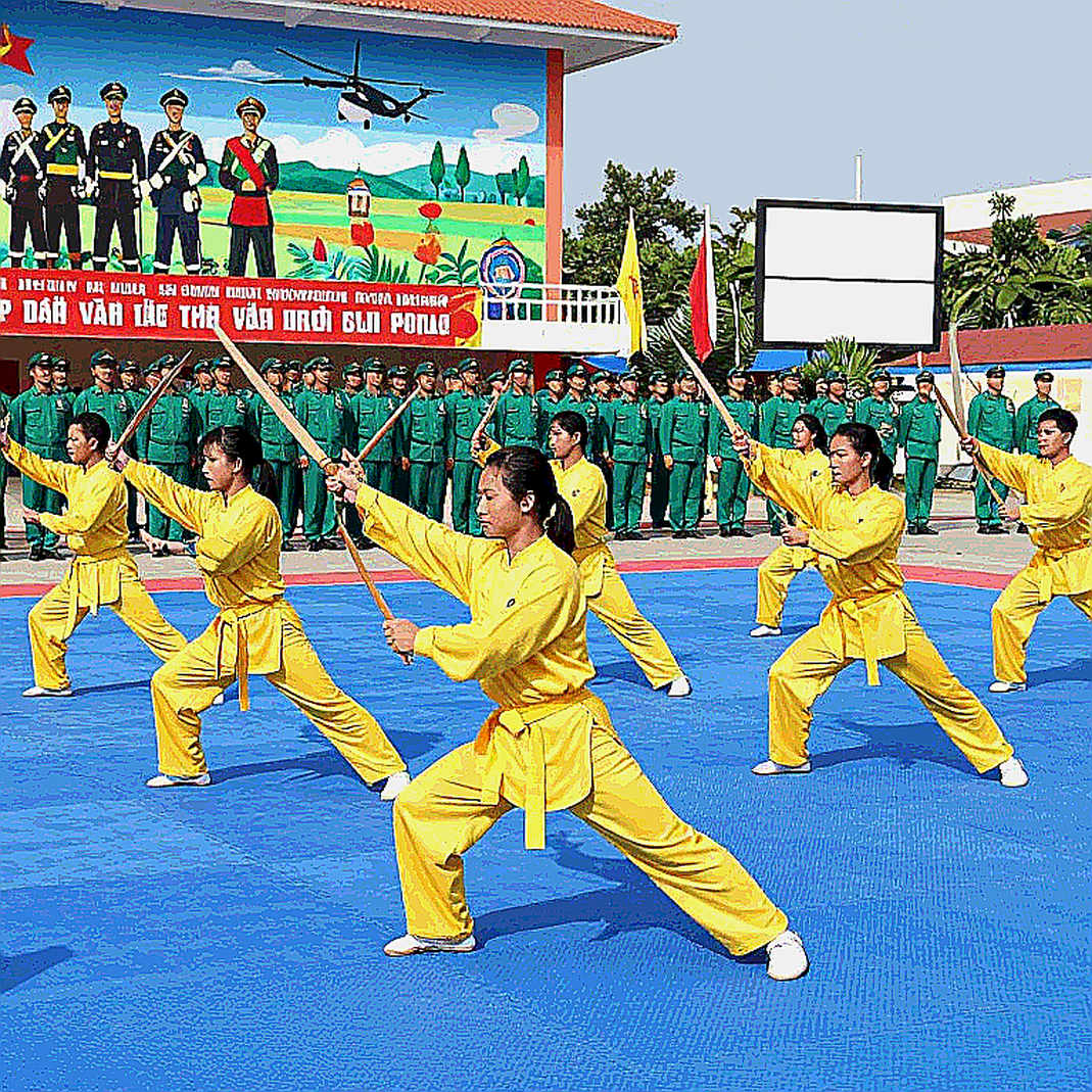 Bốn mươi trang bảng biểu và mười một dòng dữ liệu